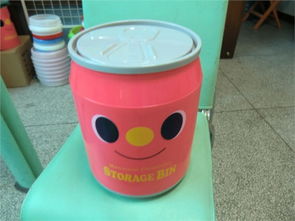 供應垃圾桶 臺州市黃巖盤輝塑料廠 塑料制品,保鮮盒,飯盒,臺州垃圾桶,塑料杯,樂扣杯,臉盆,凳子